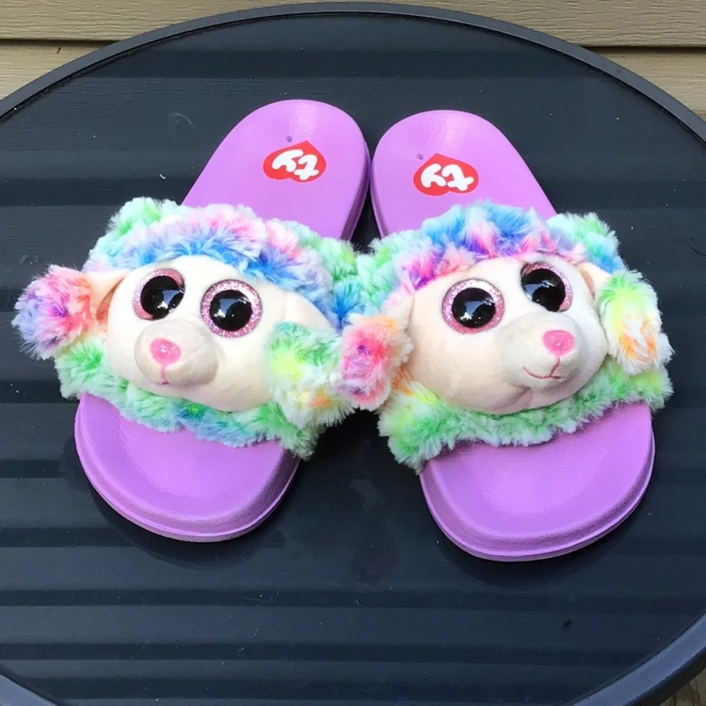 SALE! Big Girls TY Slides Size 4/5, Adorable and Like New!